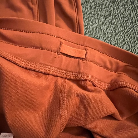 ThermaFlex High-Waisted Pocket Jogger - Picture 6 of 7